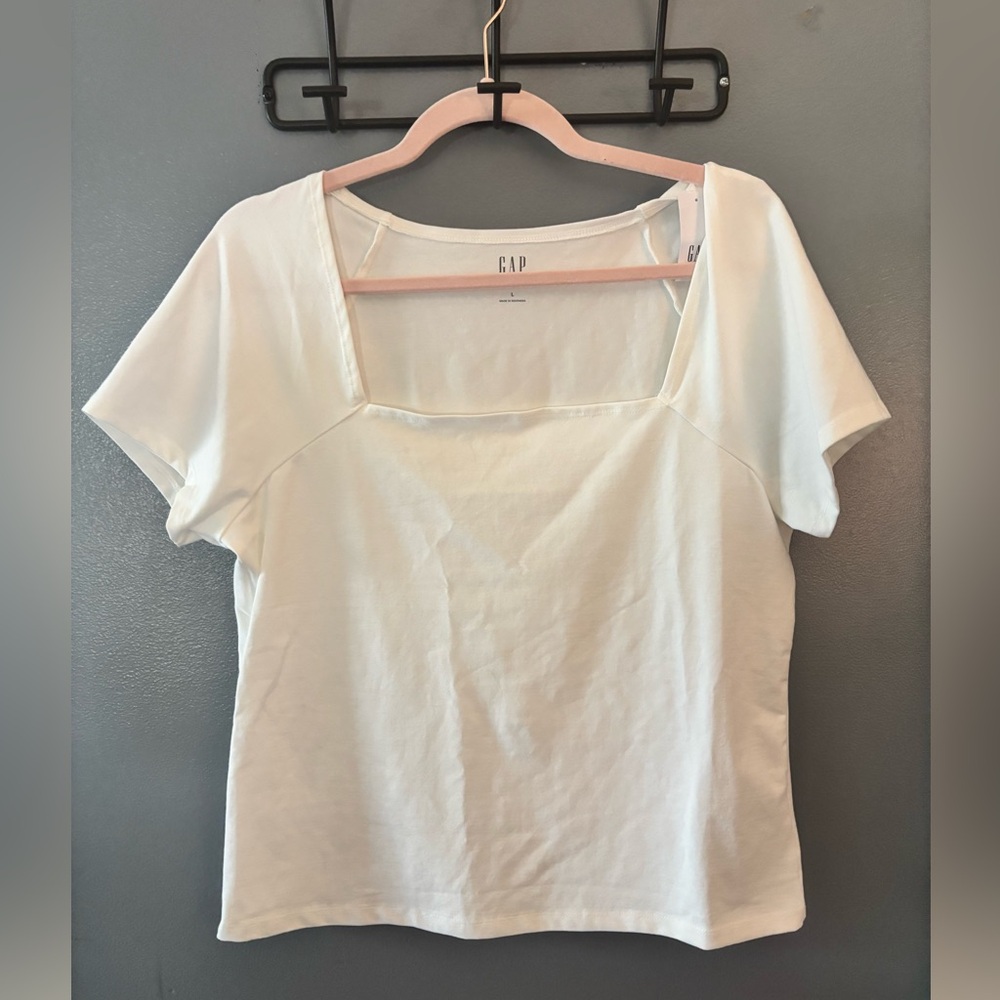 NWT GAP Cropped T-Shirt